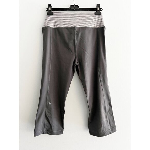 Victoria Secret Activewear Capri Leggins - Grey - Size Large - Picture 2 of 3